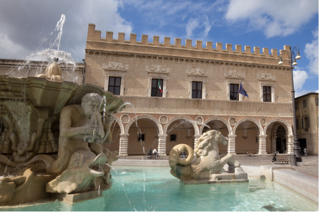  Le Marche : tra Rinascimento e Colline 
